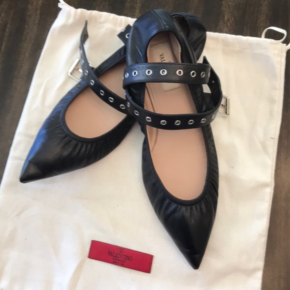 Authentic Valentino Black Leather Grommet Ankle Wrap Flat - Picture 3 of 8